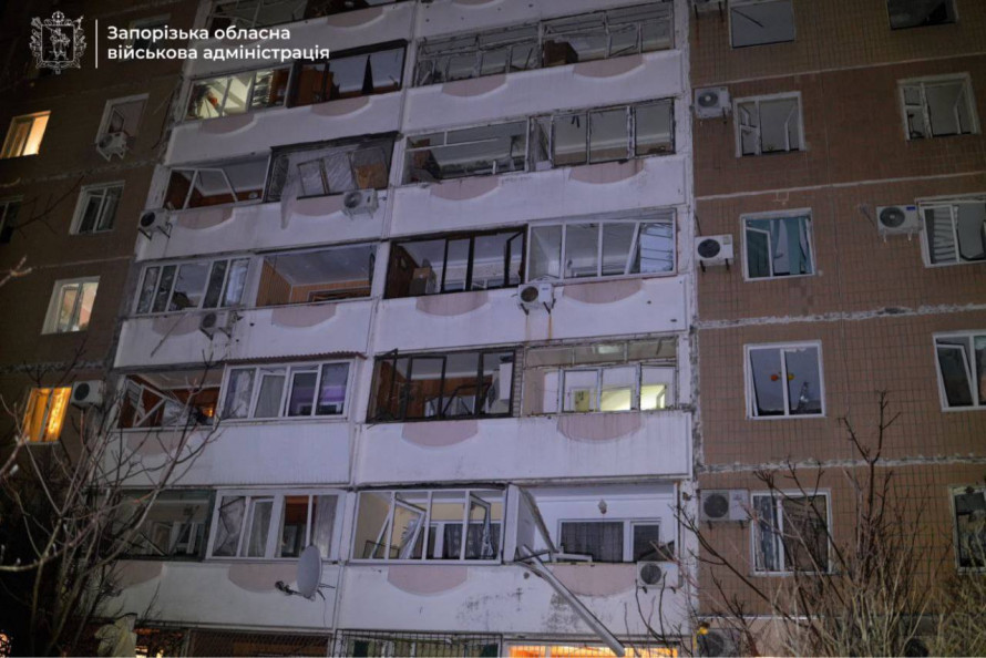 Росіяни вдарили по двох районах Запоріжжя: є постраждалі, пошкоджені десятки будинків (фото)