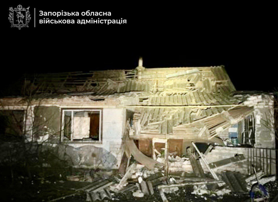 Поранені мирні мешканці та пошкоджене житло: що сталося в Запорізькій області за добу (фото)