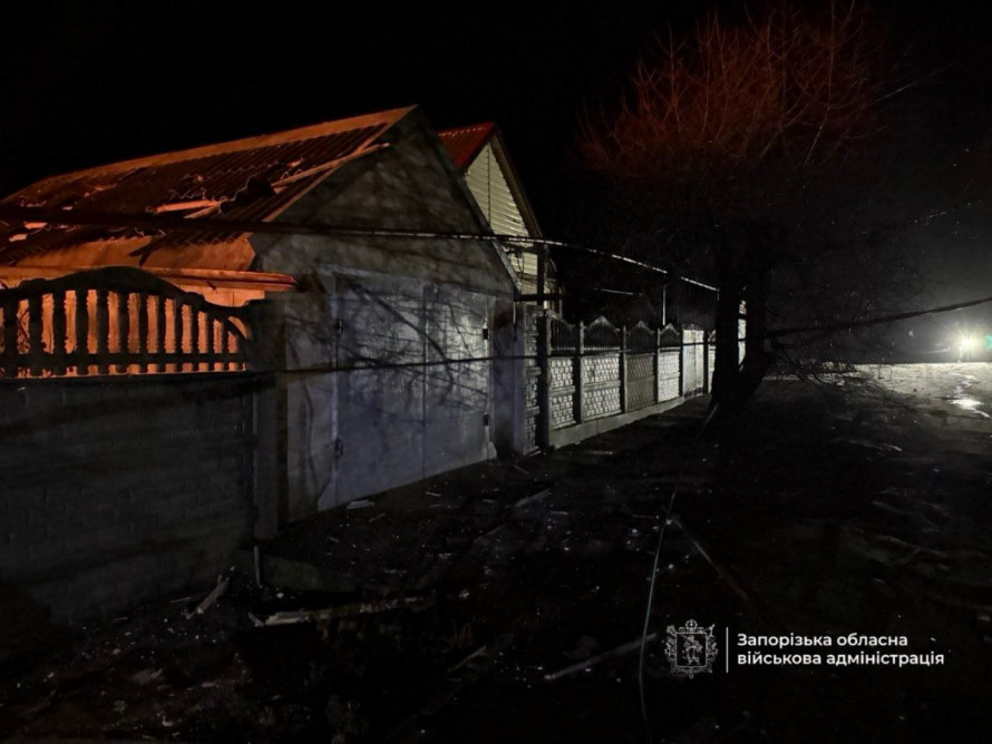 Ніч під дронами: у Запоріжжі внаслідок російської атаки є поранені та руйнування (фото)