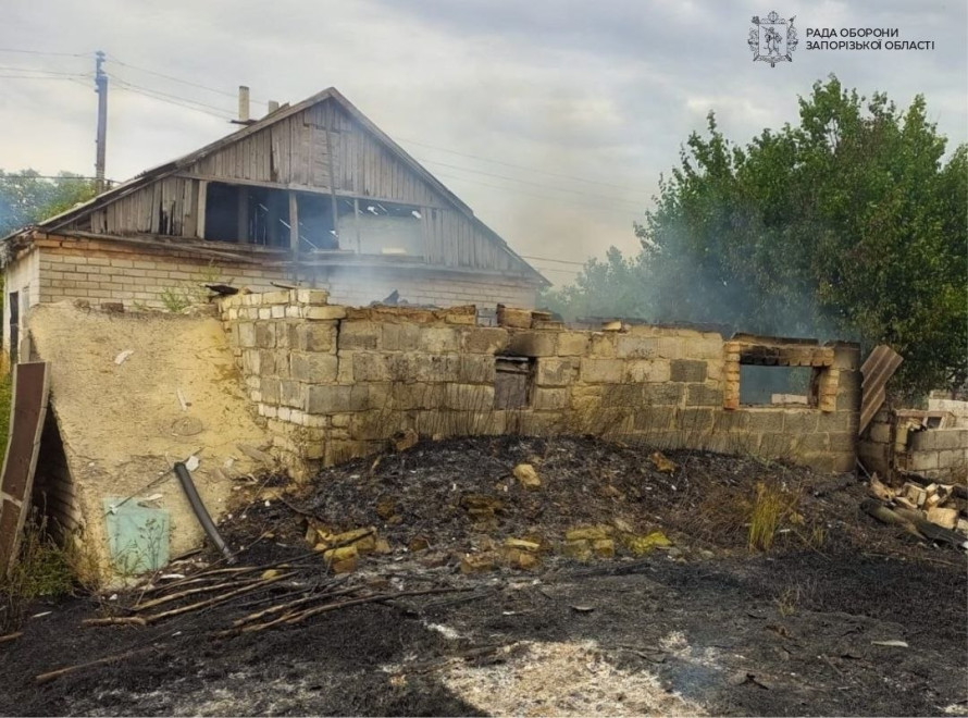 Били по рятувальниках і автобусу: на Запоріжжі внаслідок ударів дронами поранено двох людей (фото)