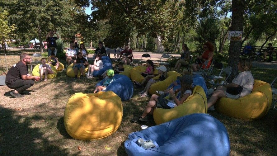 Особлива подорож: у Запоріжжі родини ветеранів створили «Капсули майбутнього» на Хортиці (фото)