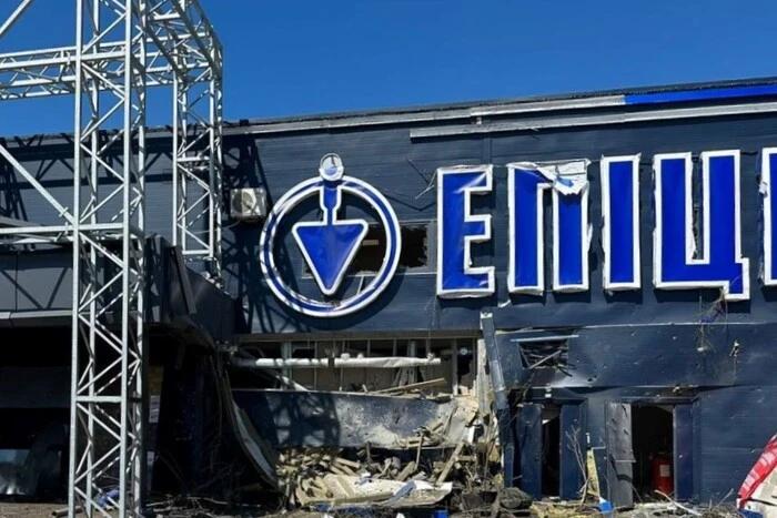 Казарми в "Епіцентрі": росіяни запустили новий фейк про удар по Запоріжжю (фото, відео)