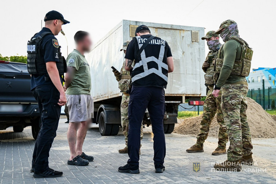 «Липові» документи для виїзду: у Запоріжжі викрили схему втечі військовозобов’язаних (фото)