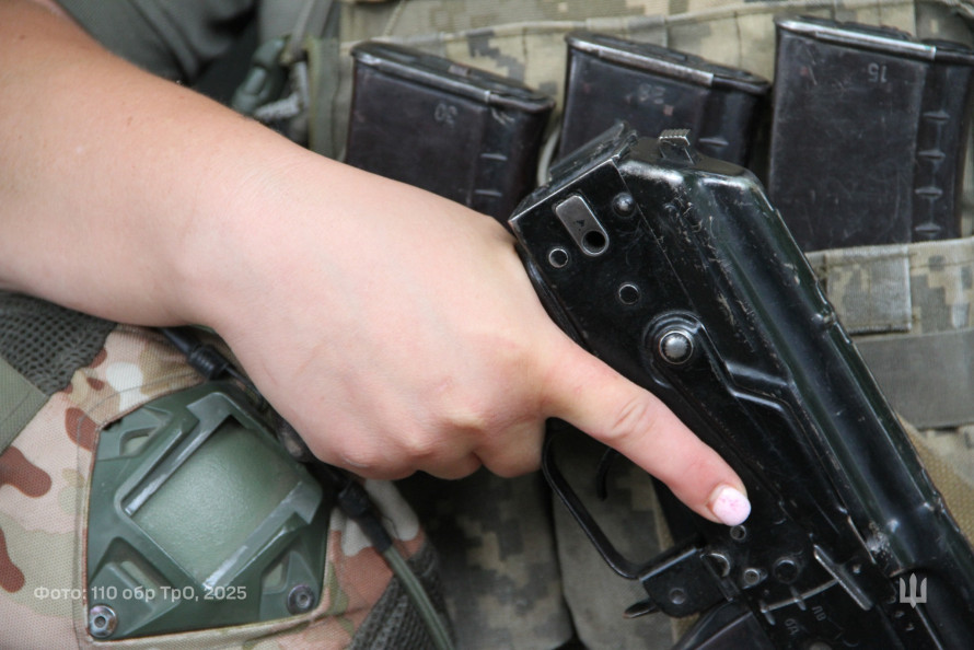 Замість лікарняних палат – передова: як запоріжанка «Міка» рятує воїнів на фронті (фото)