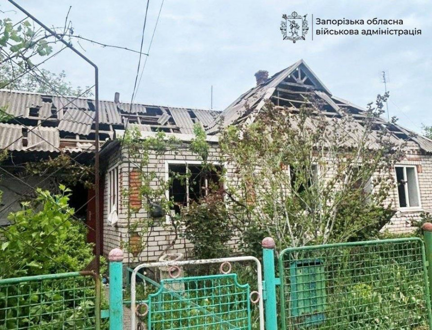 FPV-дрон атакував перехожих, а БпЛА спалив термінал: Запоріжжя зазнало нових ударів (фото, відео)