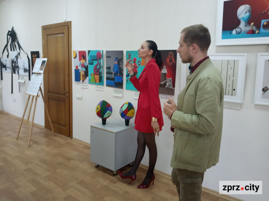 У Запорізькому художньому музеї показали сюрреалістичний калейдоскоп - фото
