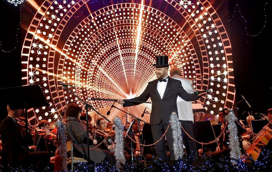 Аншлаги, хіти й диско-фінал - у запорізькій філармонії яскраво завершили рік концертом “MISTER NEW YEAR” (фото)