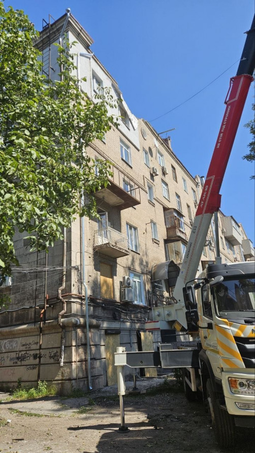 У Запоріжжі після атаки дронів зафіксували засмічення землі: екологи показали наслідки (фото)