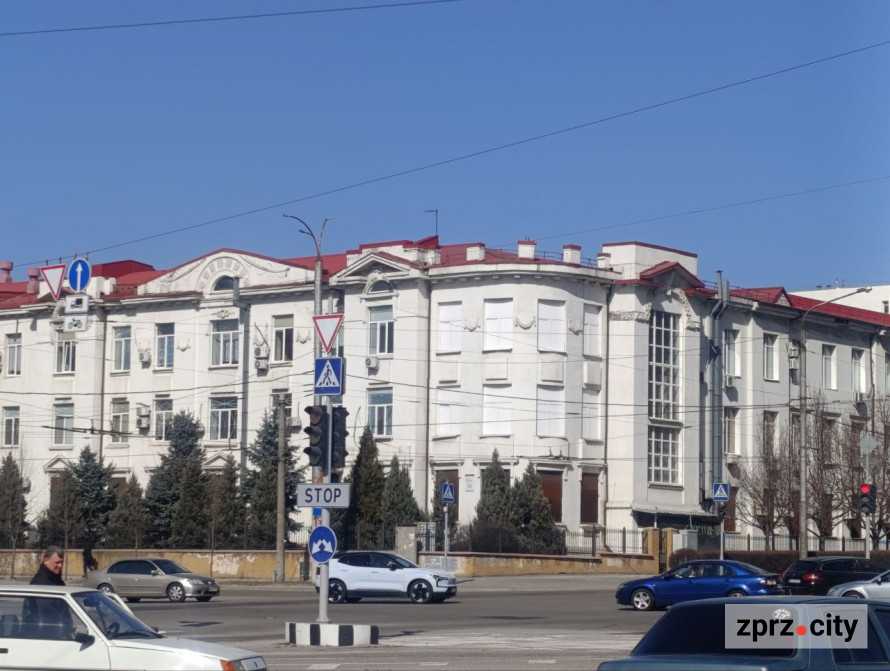 Від ярмарків до революцій: що приховують Площа Свободи та історичні будівлі Запоріжжя (фото)