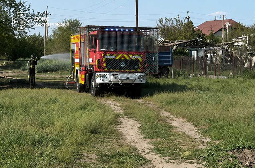 Ворог атакував запорізьких рятувальників, коли ті виконували завдання