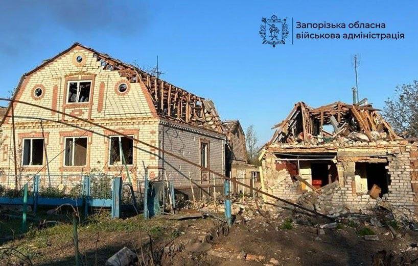Загиблий і четверо поранених: наслідки масованих атак на Запоріжжя та район (фото, відео)
