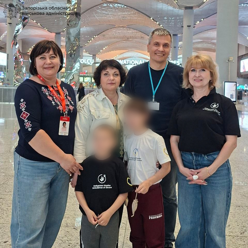 Нарешті вдома: з Казахстану до України повернули запорізьких дітей (фото)