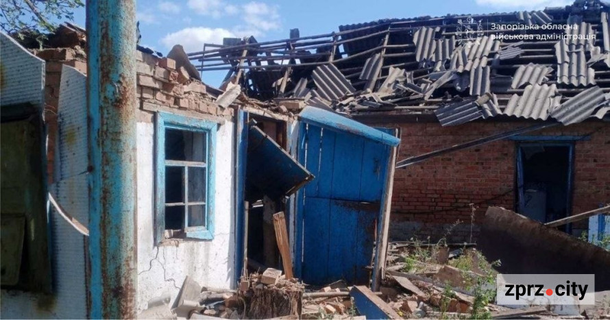 Загинули троє, четверо поранені: росіяни масовано атакували Запорізький район (фото)