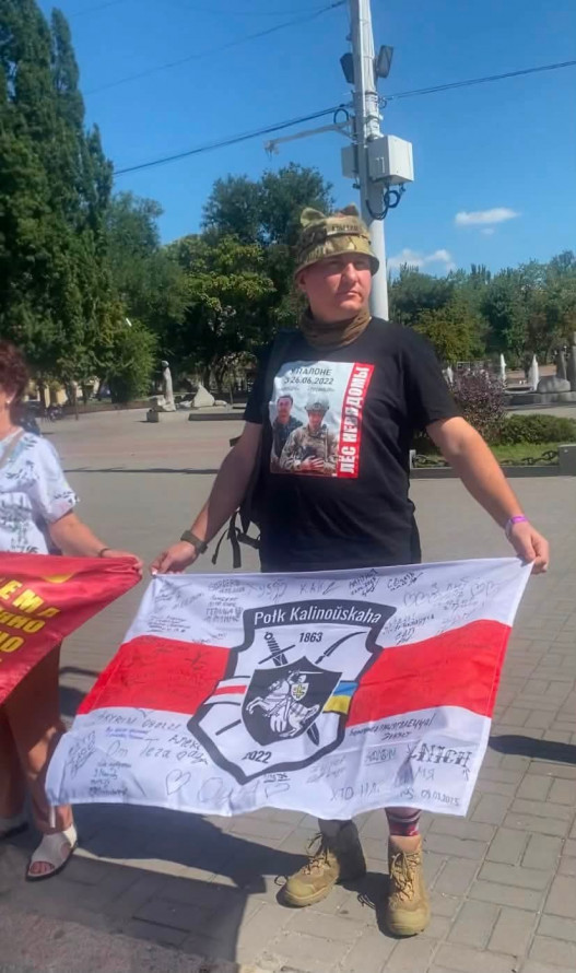 "Боремося. Надіємося. Чекаємо": у Запоріжжі відбулася акція на підтримку військовополонених (фото)