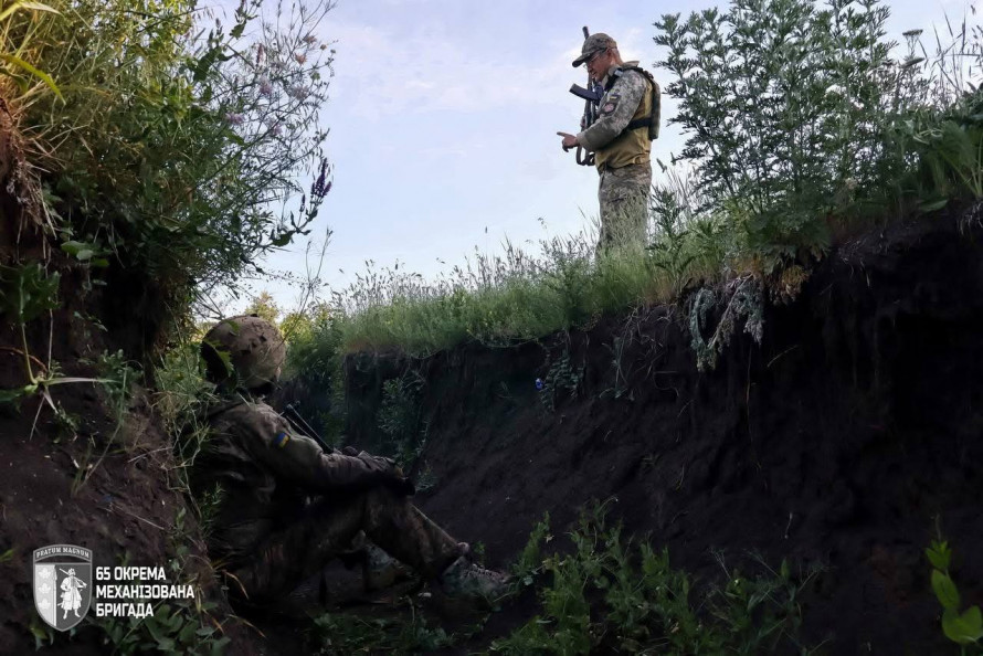 "Брате, прикрий мене": як бійці 65-ї бригади відпрацьовують бойове злагодження на Запоріжжі (фото)