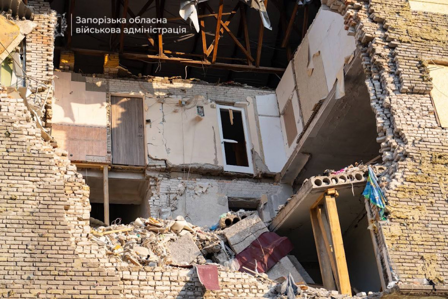У Запоріжжі відновлять будинок на Незалежної України, в який у липні влучив КАБ (фото)