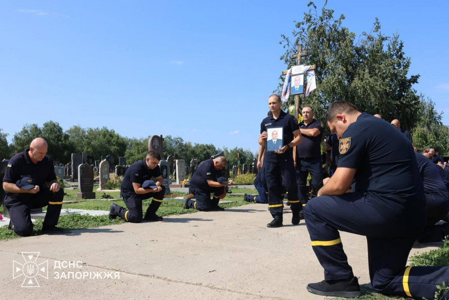 Виїхав з окупації і продовжив рятувати людей: у Запоріжжі попрощалися з Олександром Проданом (фото)