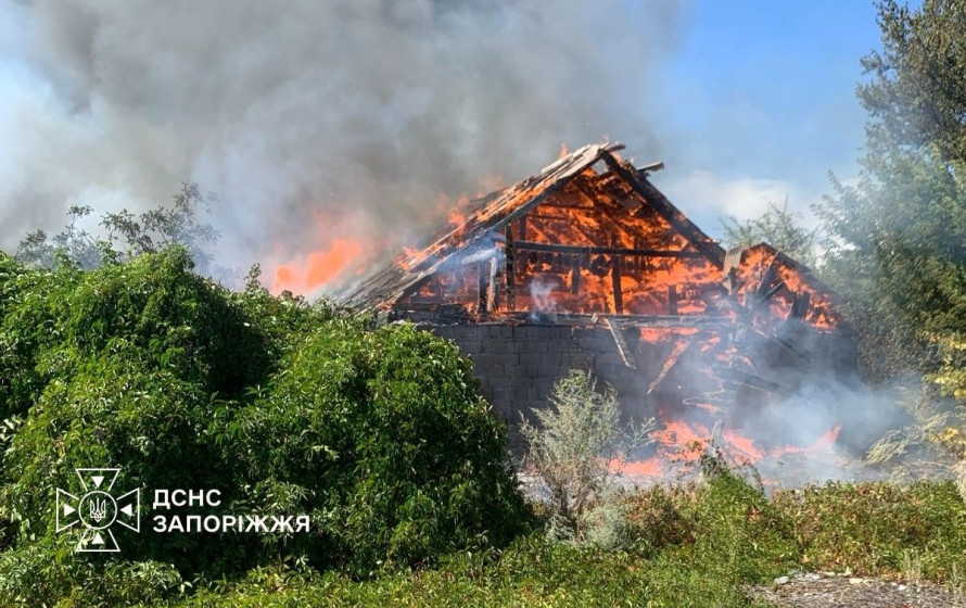 Двоє людей загинули, вісім - поранені: наслідки ворожих атак Запоріжжя і області за добу