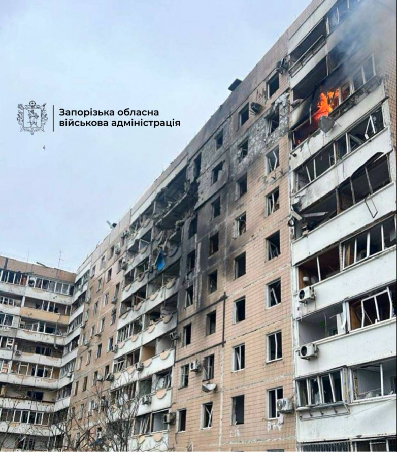 Ворог серед біла дня атакував багатоповерхівку у Запоріжжі - що відомо про наслідки