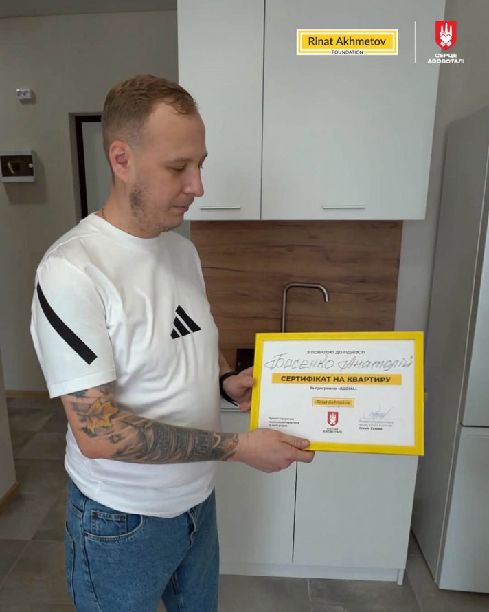 «Це відчуття дому»: захисник Маріуполя Анатолій Басенко отримав квартиру