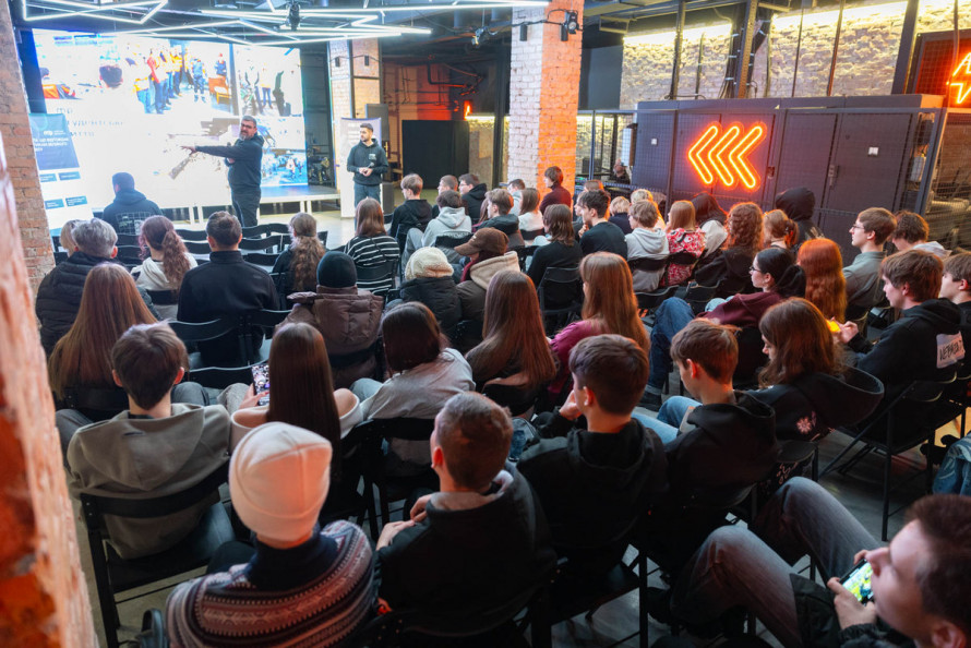 Діалог із молоддю про професії, що формують майбутнє України: Метінвест Політехніка провела ROAD SHOW в Запоріжжі