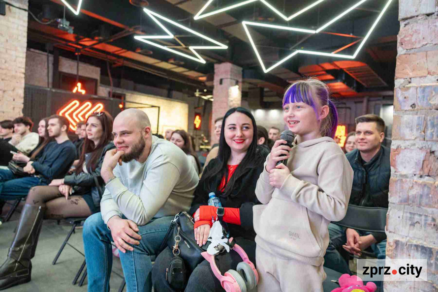 «Ми можемо тримати фронт, але не можемо тримати тил»: у Запоріжжі відбулася відкрита розмова ветеранів із громадою