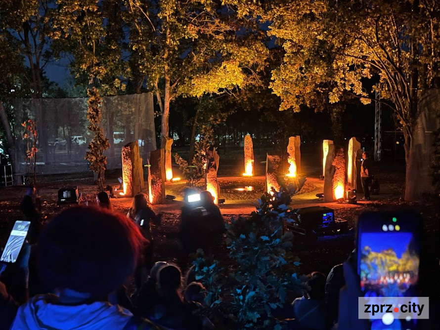 Понад 400 іменних дерев і «Коло пам’яті»: на Хортиці відкрили Парк Честі (фото)