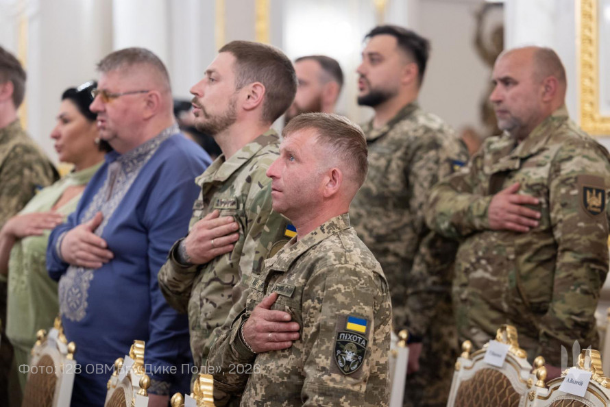 Дев'ять місяців без ротації: захисник запорізького краю отримав державну нагороду від Президента (фото)