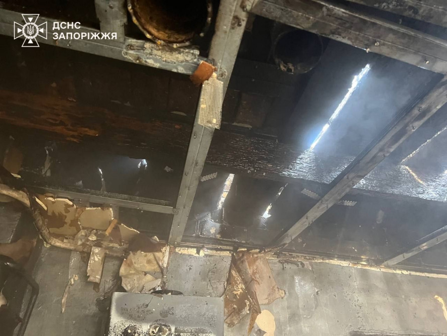 Неспокійний ранок - у Запоріжжі сталася пожежа в приватному будинку (фото)