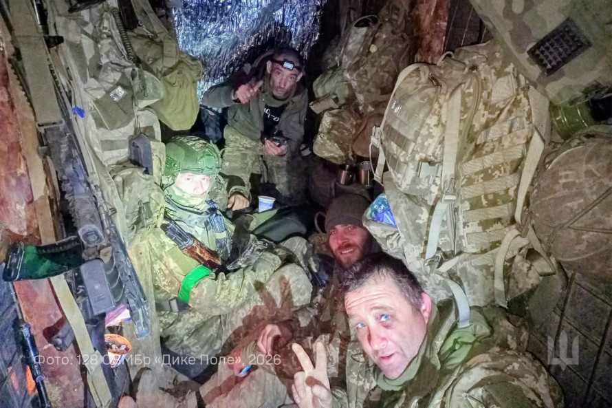 Дві години у вогняній пастці: як на Запоріжжі п’ятеро бійців врятувалися від ворожих обстрілів (фото)