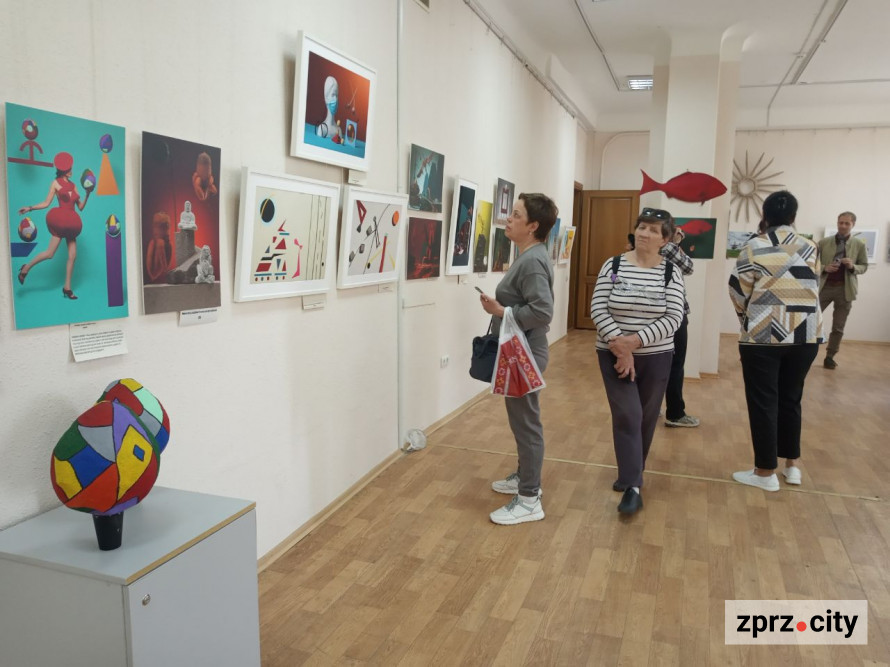 У Запорізькому художньому музеї показали сюрреалістичний калейдоскоп - фото
