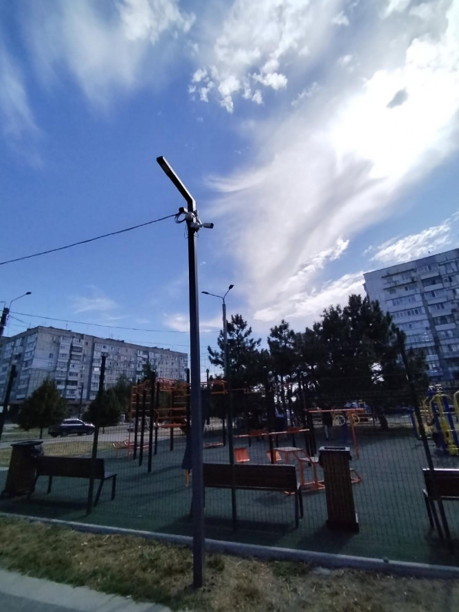 Відпочиваючі під наглядом: у запорізьких парках і скверах продовжують встановлювати відеокамери - фото