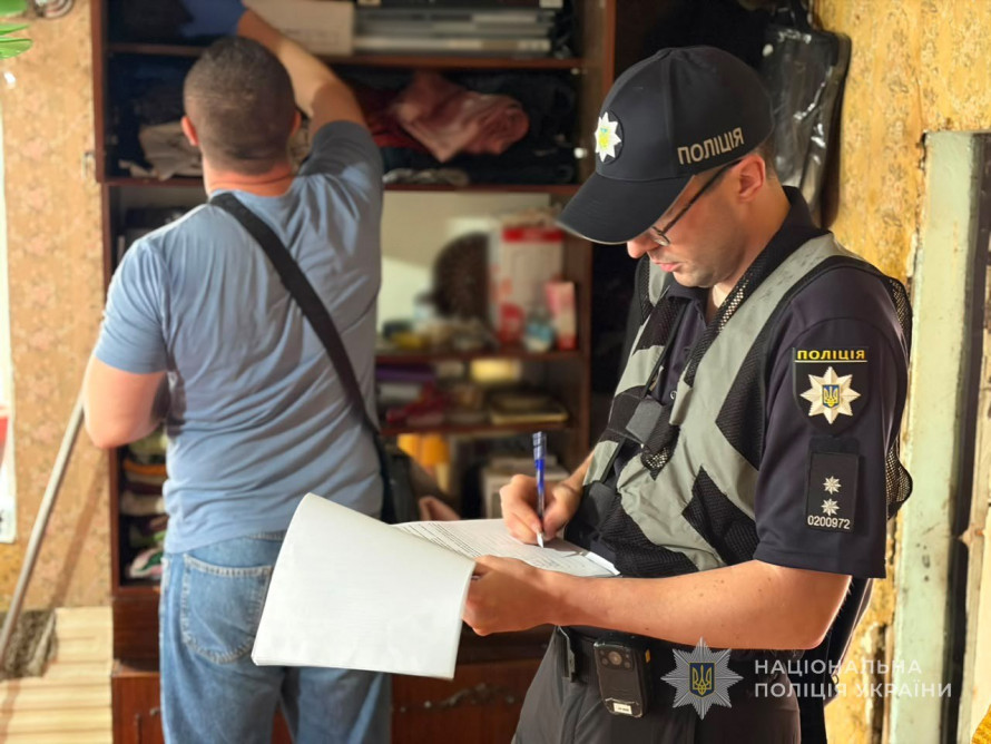 Спецоперація "Джентльмени": у Запорізькій області виявили "садівників", які вирощували мак та коноплю