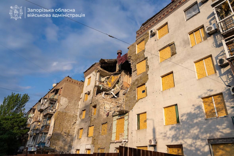 У Запоріжжі відновлять будинок на Незалежної України, в який у липні влучив КАБ (фото)