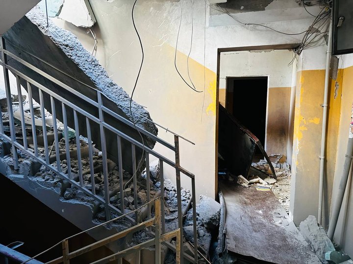 «Будинок весь хитало»: мешканці Космічного району Запоріжжя розповіли, як пережили удари КАБів (фото)