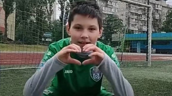 Врятував друзів під час обстрілу - відомий футболіст запросив хлопчика із Запоріжжя до Рима (відео)