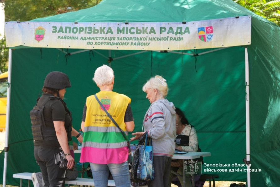 Від трикімнатної квартири залишилася лише одна кімната: наслідки ворожого удару по багатоповерхівці у Запоріжжі 4 липня(фото)