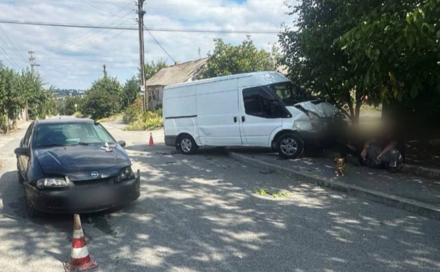 Керував автівкою напідпитку: у Запоріжжі водій легковика спричинив ДТП (фото)