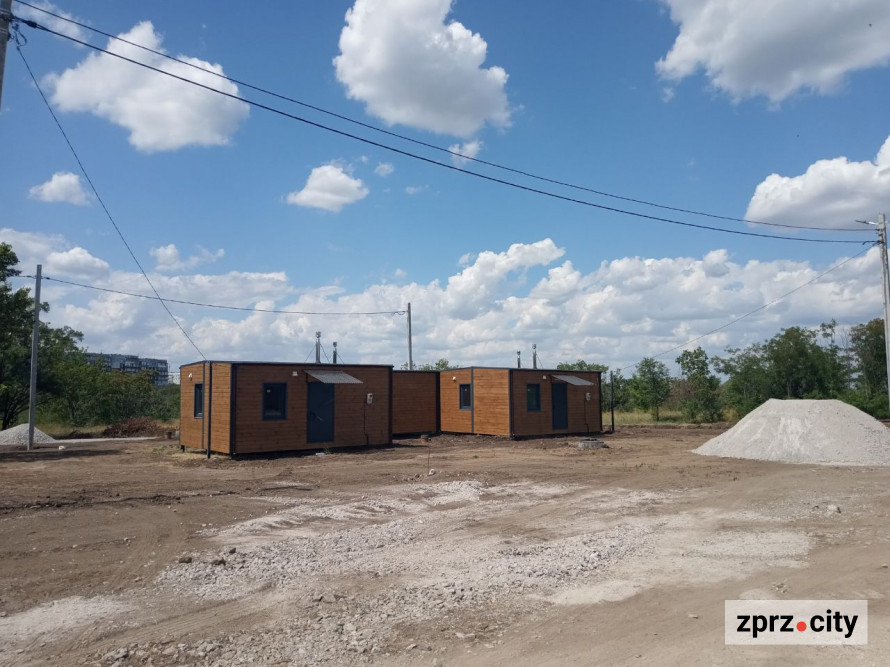 У Запоріжжі завершують облаштування модульного містечка для переселенців і запрошують подавати заявки (фото)