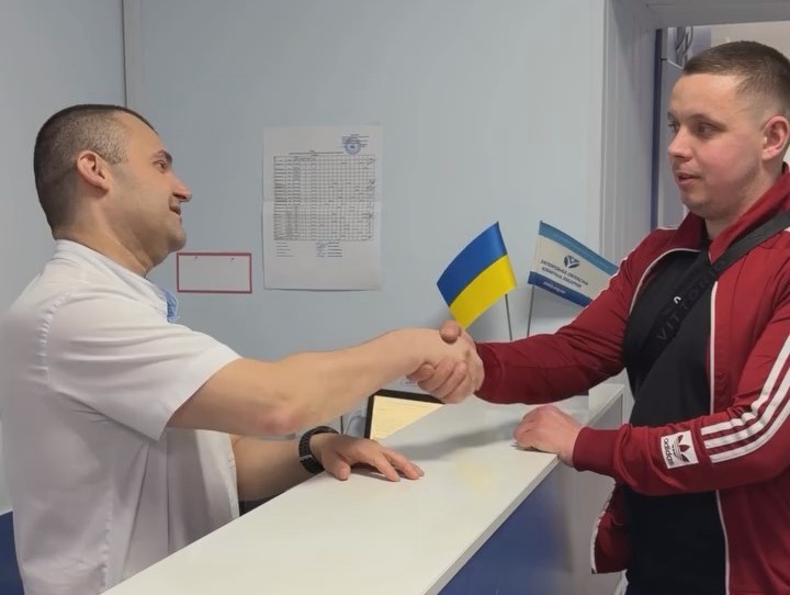 Шанс на життя: мешканець Запоріжжя після порятунку батька, зважився на посмертне донорство (відео)