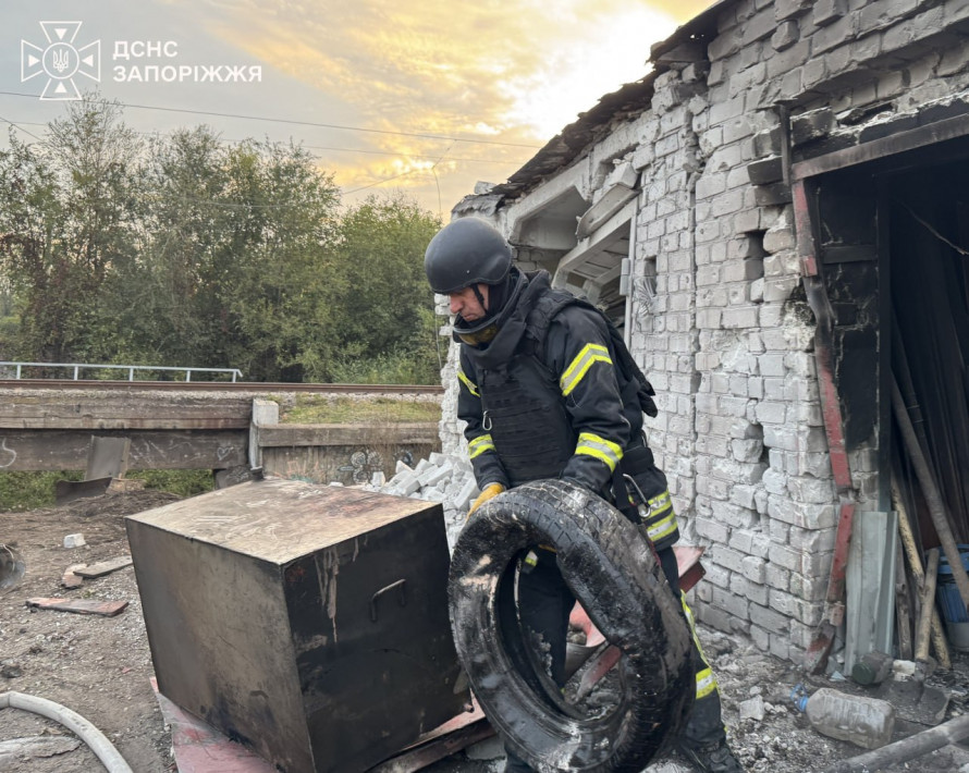 970 ударів по Запорізькій області за добу: троє людей поранені, пошкоджена гімназія (фото)