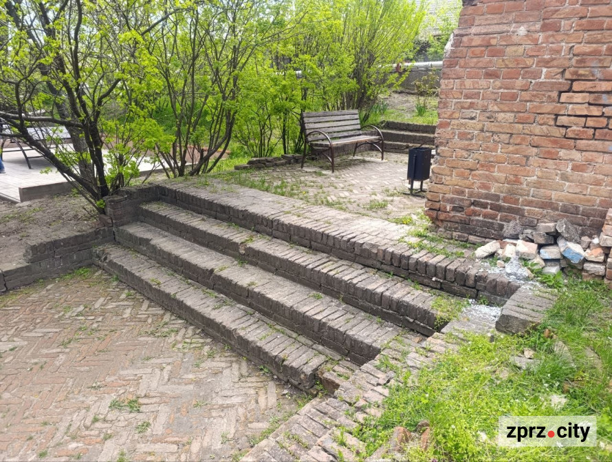 Від найстарішої школи до справжнього замку: які незвичайні менонітські будівлі можна побачити в Запоріжжі (фото)