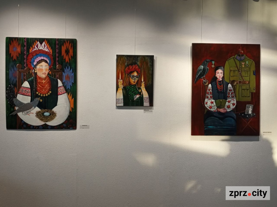 "Мені подобається цей образ загадковістю і містицизмом": у Запоріжжі відкрили сучасну виставку Мамаїв - фото