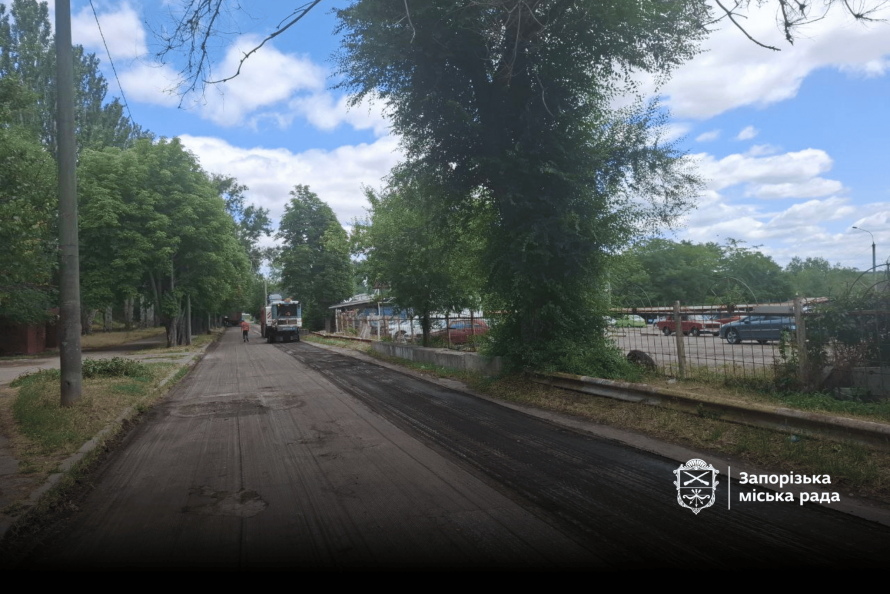 Бездоріжжя на Олімпійській - у Запоріжжі почали  з найрозбитіших доріг міста (фото, відео)