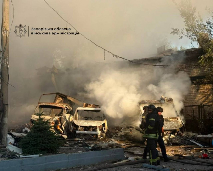 Нічна та ранкова атака на Запоріжжя: зруйноване підприємство, пошкоджений гаражний кооператив, є постраждалі (фото)