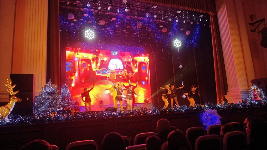 Космічна пригода зі святковим настроєм - у запорізькій філармонії стартував «Зірковий хайп» (фото)