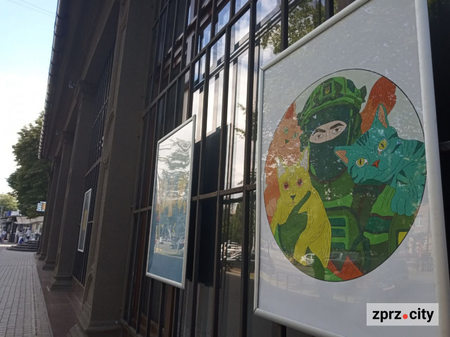 Історія свободи та спротиву: в Запоріжжі відкрили виставку плакатів до Дня Конституції (фото, відео)