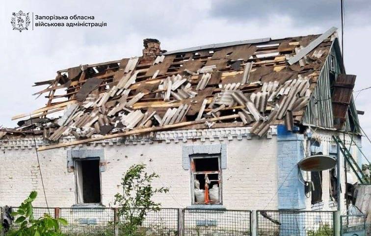 Дрони вдарили по АЗС та підприємству: на Запоріжжі поранені четверо людей (фото)