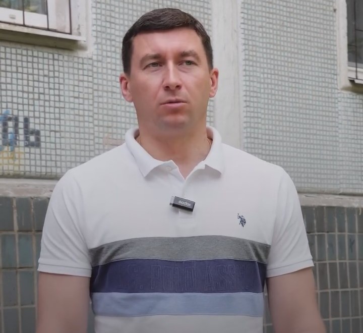 З дому на вулицю без перешкод: у Запоріжжі благодійники встановили одразу два підйомника для ветерана (фото, відео)
