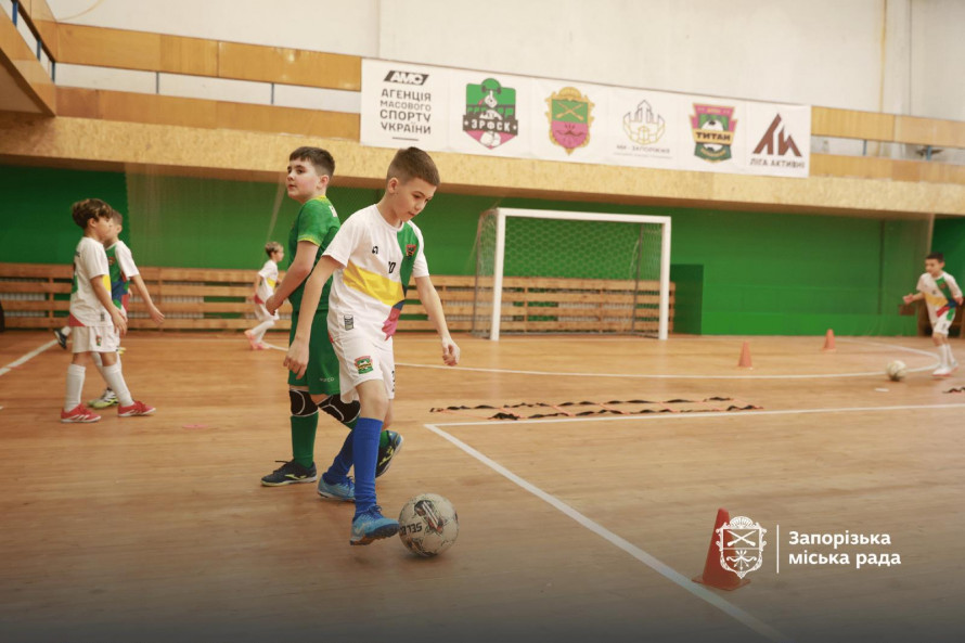 "Титан" засяяв, як новий: у Запоріжжі оновили спортзал для дітей та ветеранів (фото)